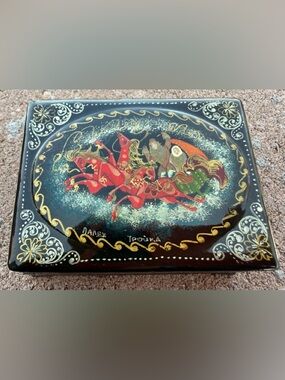 Vintage Russian Palekh Lacquer Box “Troika” — Hand-Painted Black & Gold Folk Art
